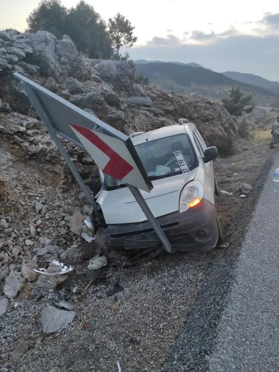 Antalya’da trafik kazası: 2 yaralı