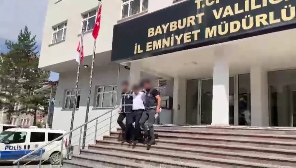 ARAMASI OLAN ŞAHIS BAYBURT'TA