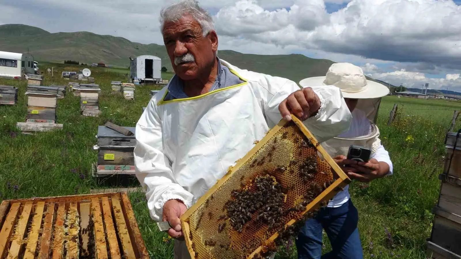 Ardahan Arıcılar Birliği’nden tüketicilere ucuz bal uyarısı