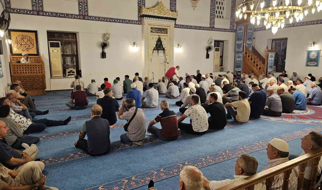 BANDIRMA’DA MEVLİD KANDİLİ'NDE CAMİLER