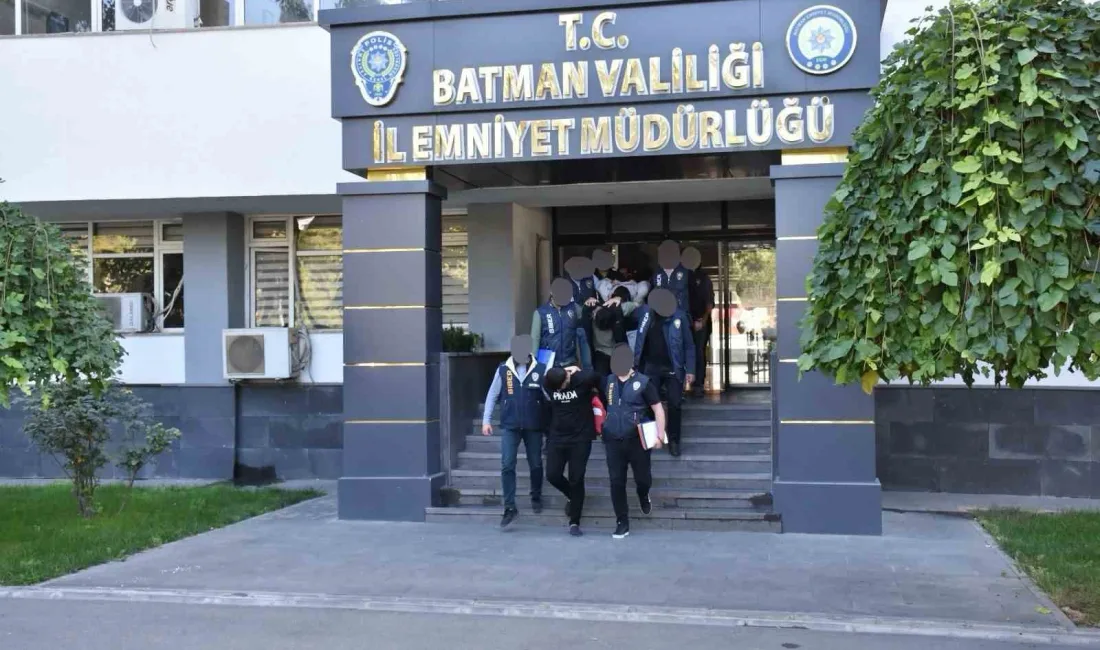 BATMAN'DA DURDURULAN BİR ARAÇTA