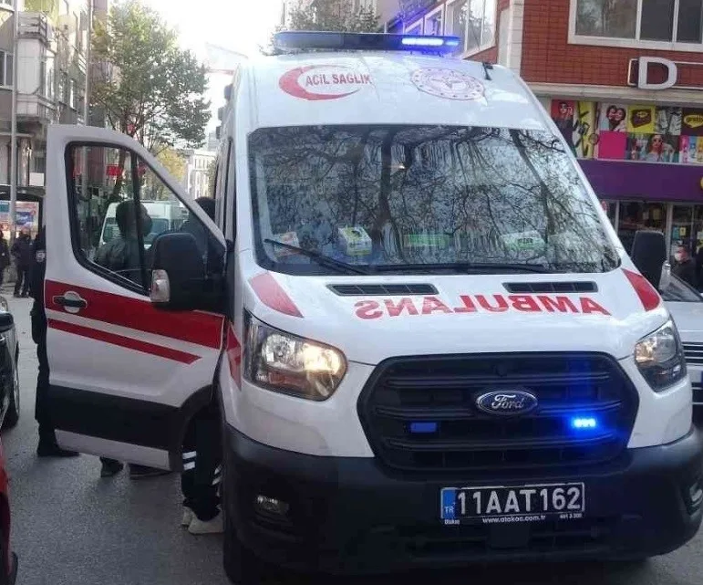 Bilecik’te motosiklet ile otomobilin çarpışması sonucu 1 kişi yaralandı