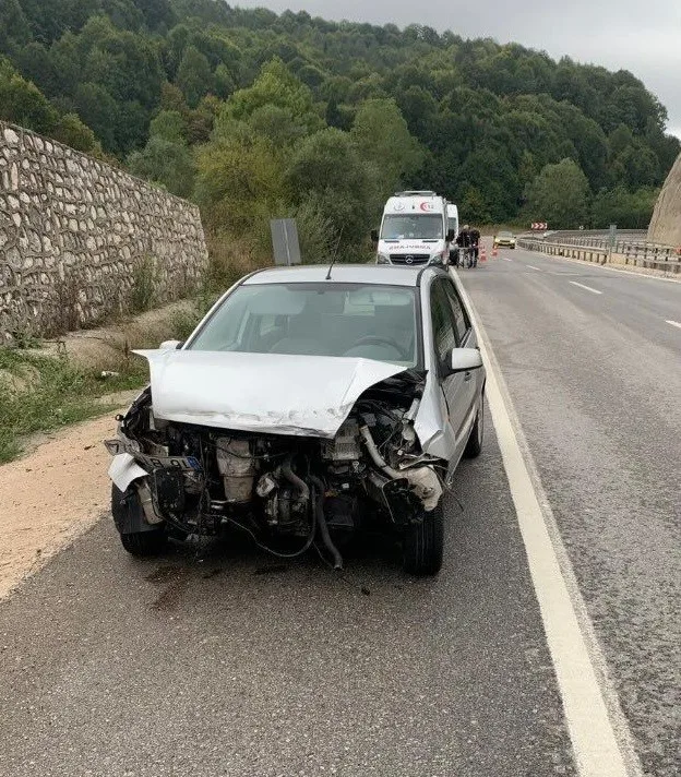 Bilecik’te trafik kazası: 3 yaralı