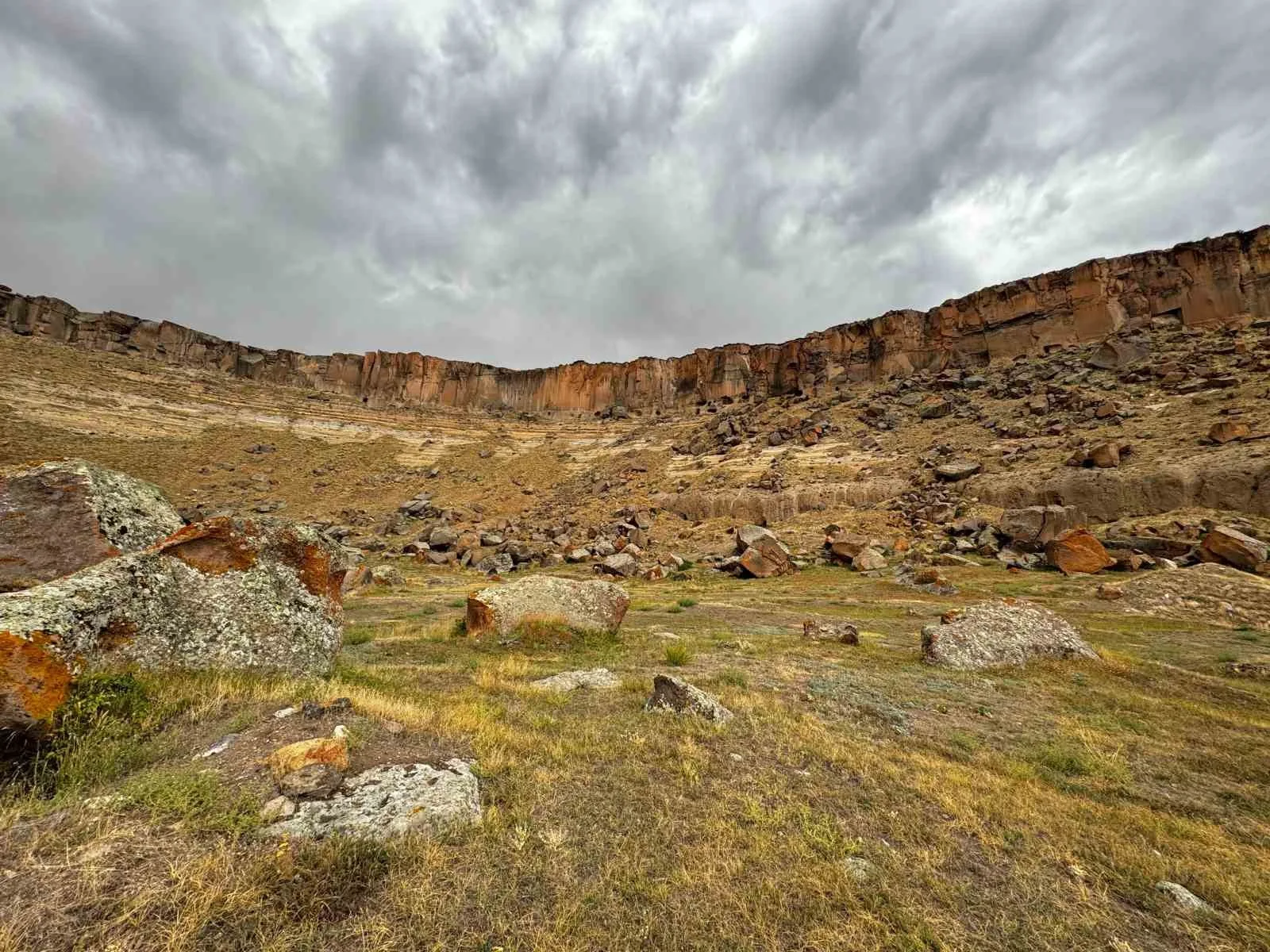 Bir çok medeniyete ev sahipliği yapan  “Meya Antik Kenti” turizme kazandırılmayı bekliyor