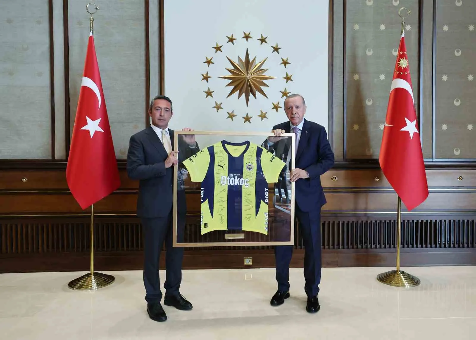 CUMHURBAŞKANI RECEP TAYYİP ERDOĞAN, FENERBAHÇE BAŞKANI ALİ KOÇ VE YÖNETİM