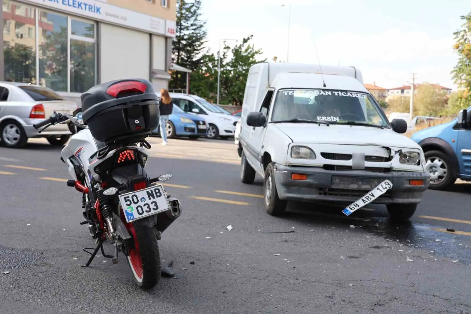 Ehliyetsiz sürücü kazaya neden oldu: 3 yaralı