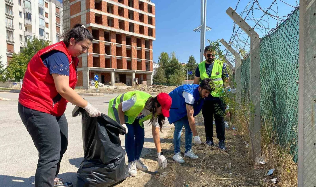 ELAZIĞ’DA GENÇLERDEN ÇEVRE TEMİZLİĞİ