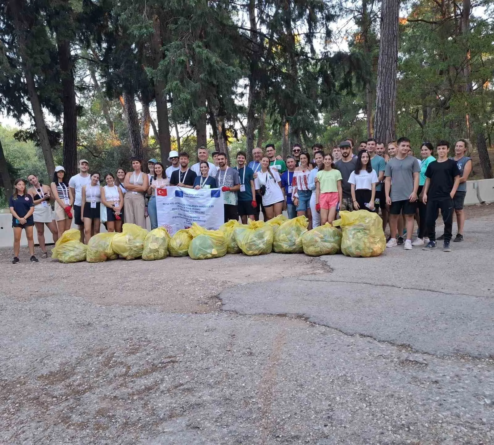 Erasmus öğrencileri, Antalya’da doğa için bir araya geldi