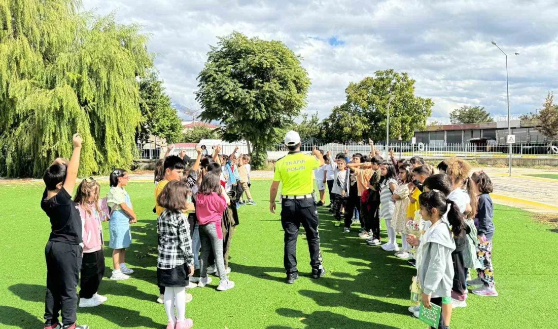 ERZİNCAN’DA ÇOCUKLARA OYUNLARLA TRAFİK