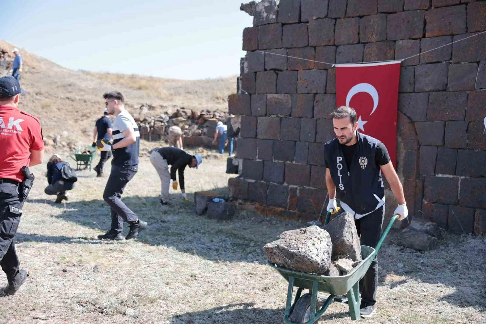 Erzurum polisinden örnek davranış