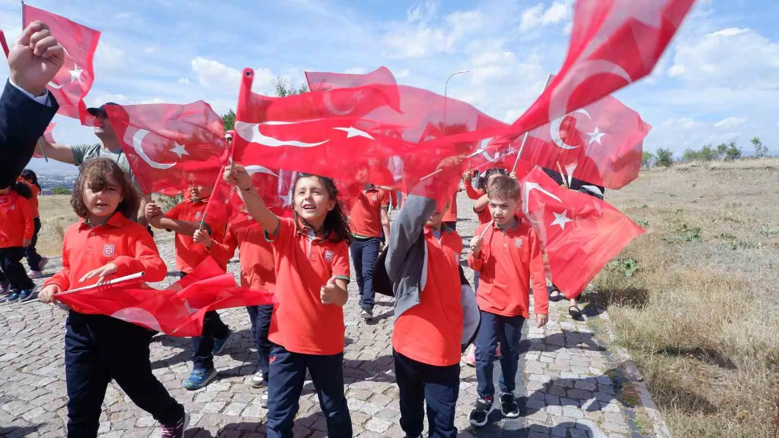 Erzurum tabyalarında ilk ders: Aşk-ı Vatan