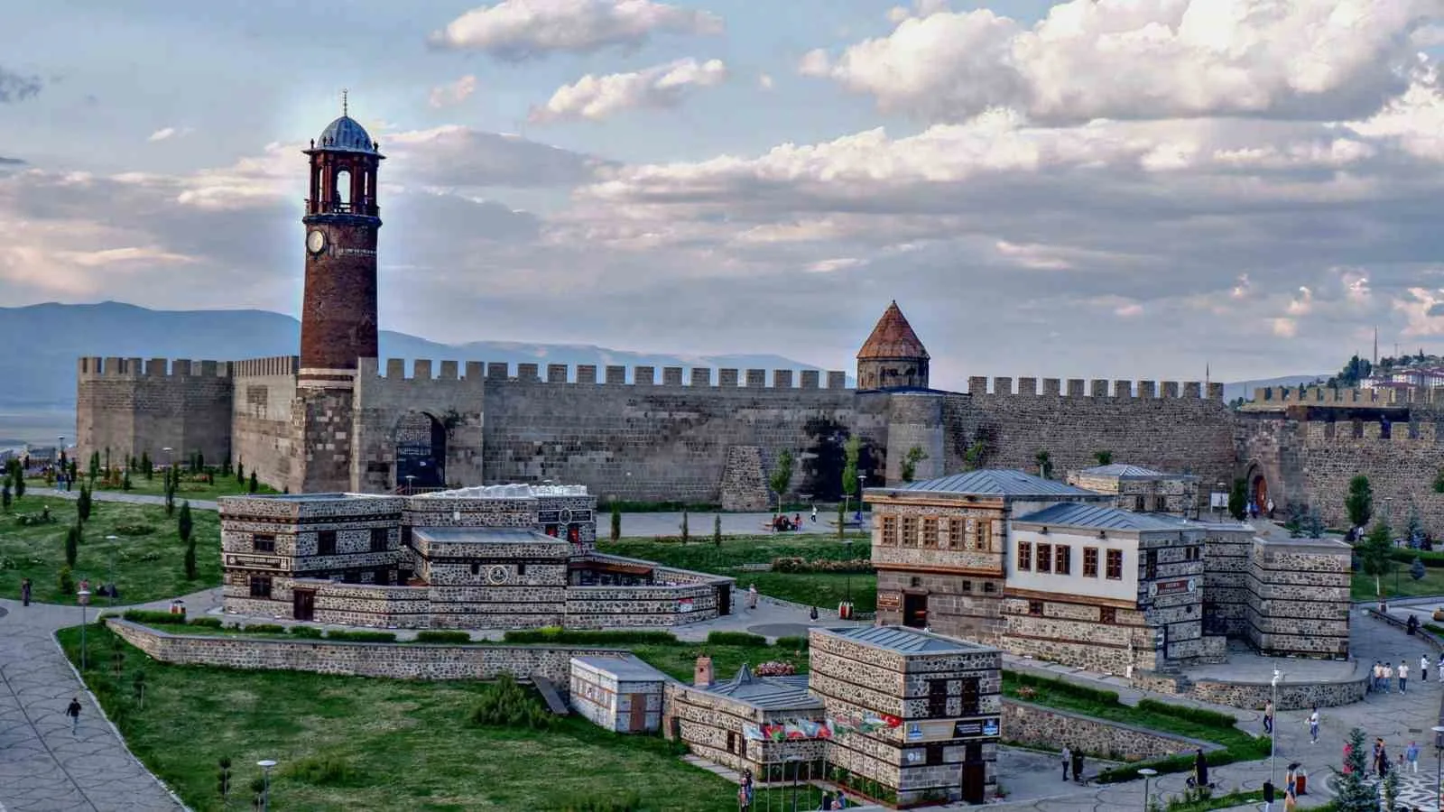 Erzurum’da alkol yasağına uymayan 67 şahsa ceza