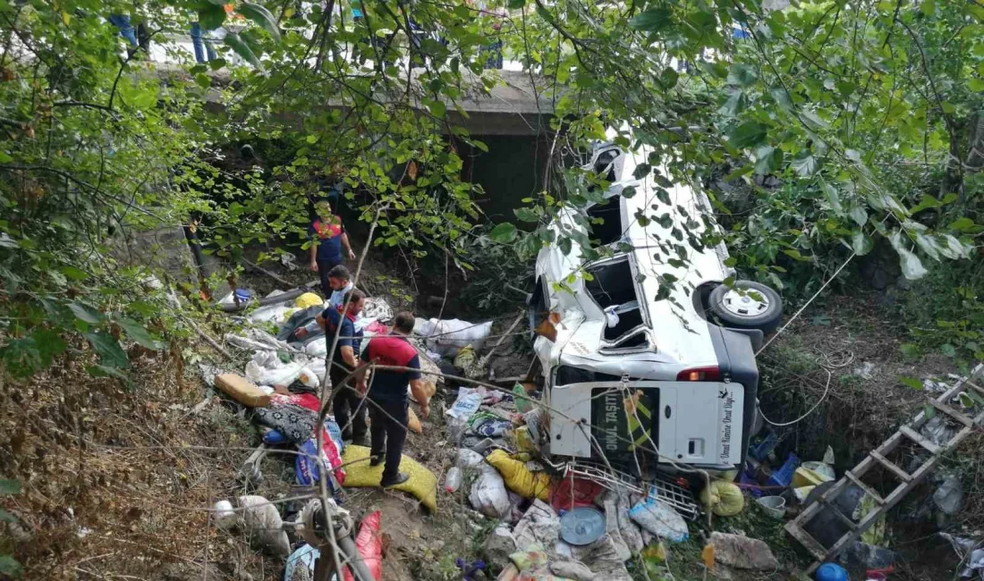 TOKAT'TA FINDIK İŞÇİLERİNİ TAŞIYAN