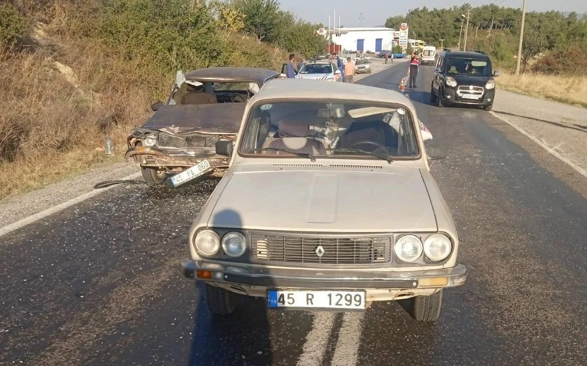 Gördes’te trafik kazası: 4 yaralı