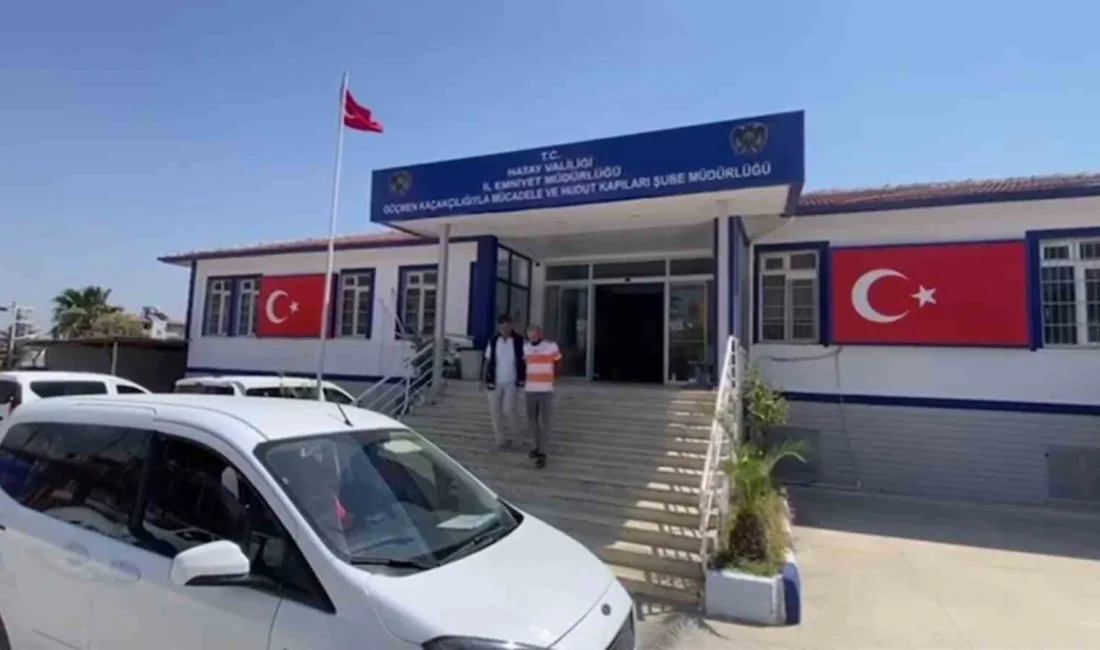 HATAY’DA 3 YABANCI UYRUKLU GÖÇMENİ ARACINDA TAŞIYAN ŞAHIS, ÇIKARILDIĞI MAHKEMECE