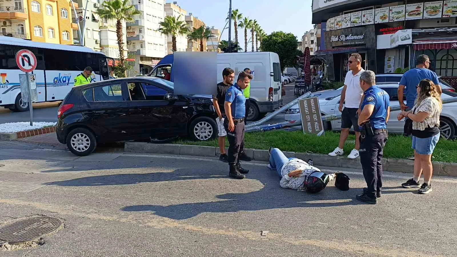 İhlali metrelerce havaya savurdu, kaskı ise hayatını kurtardı