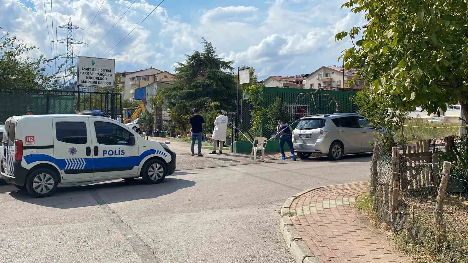 İzmit Belediyesi çalışanını, belediyeye ait mekanda vurup kaçtılar