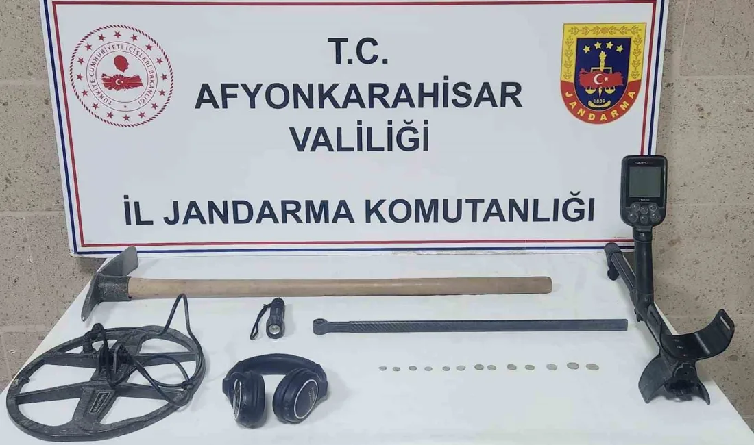 AFYONKARAHİSAR’DA DEVRİYE GEZEN JANDARMA