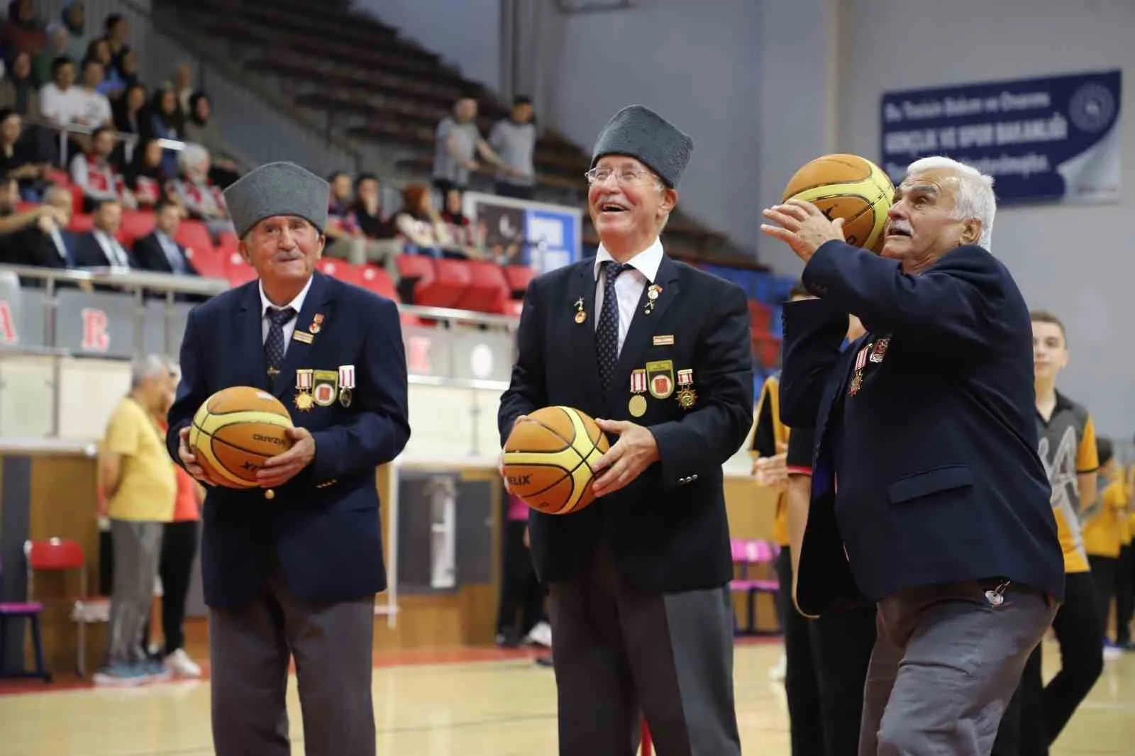 Karabük’te gaziler, öğrenciler ile birlikte spor faaliyetleri yaptı