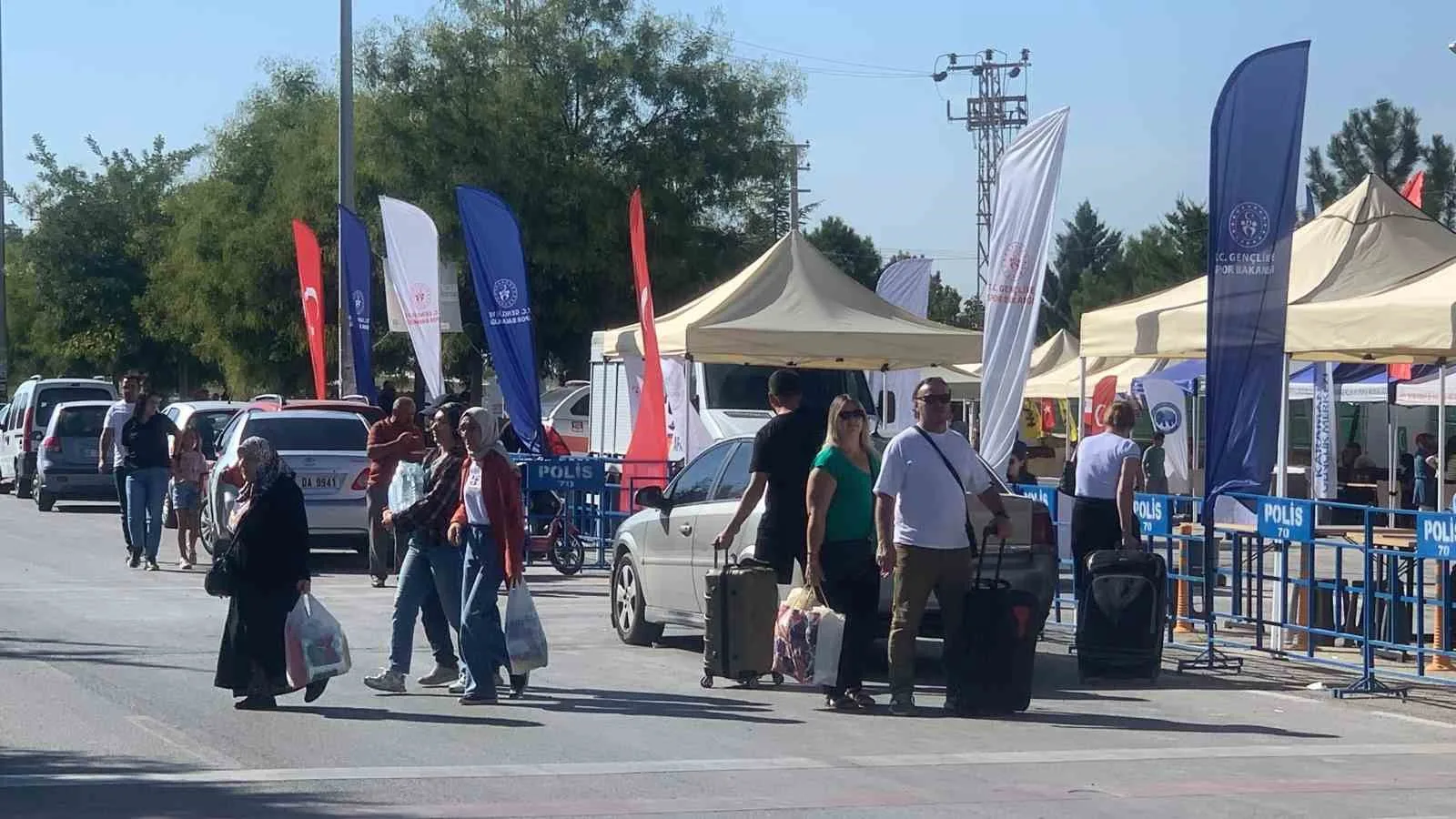 Karaman’da üniversiteli öğrencilerin yurtlara yerleşmeleri devam ediyor