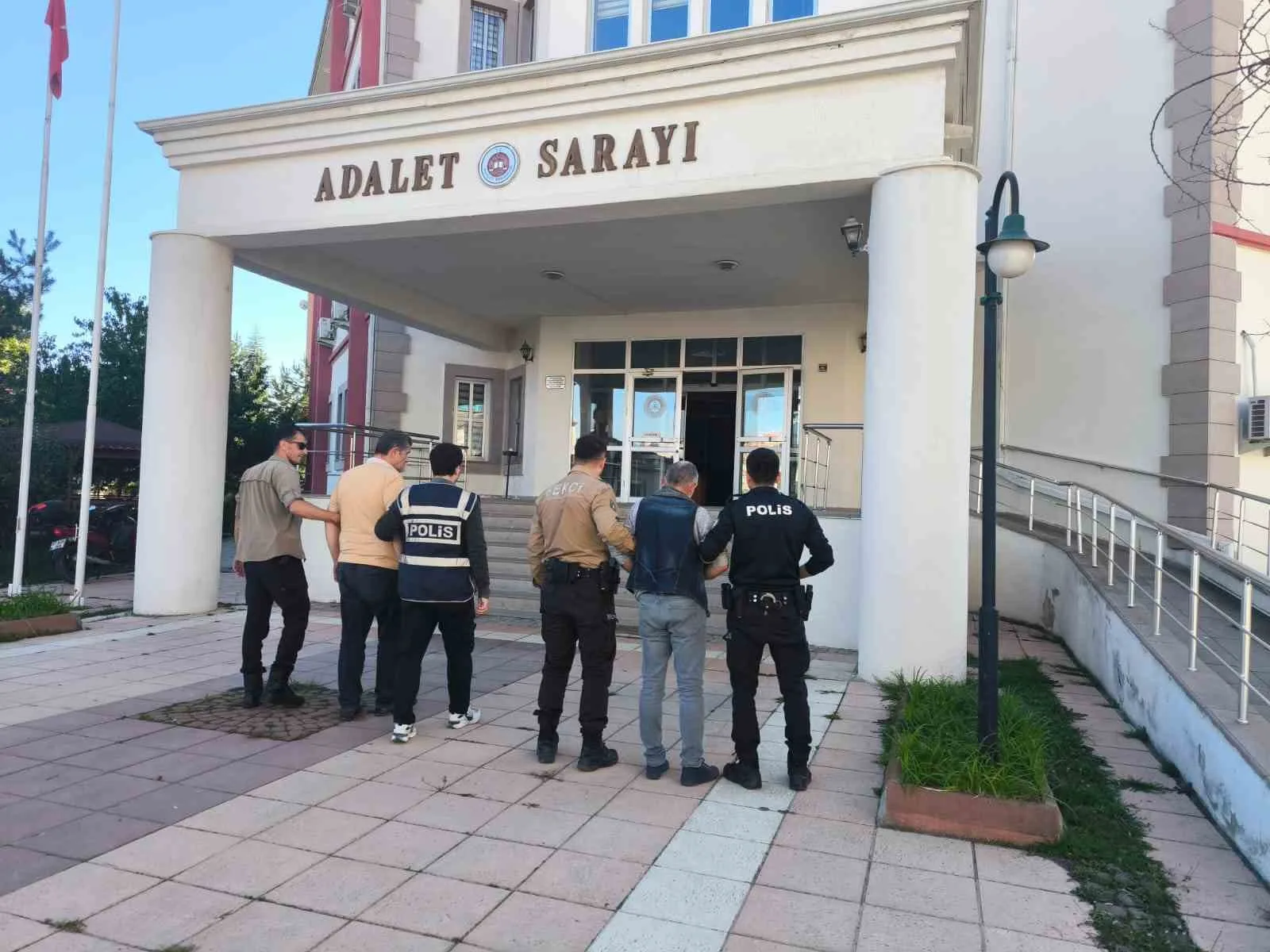 Kastamonu’da uyuşturucuyla yakalanan 2 şahıs tutuklandı