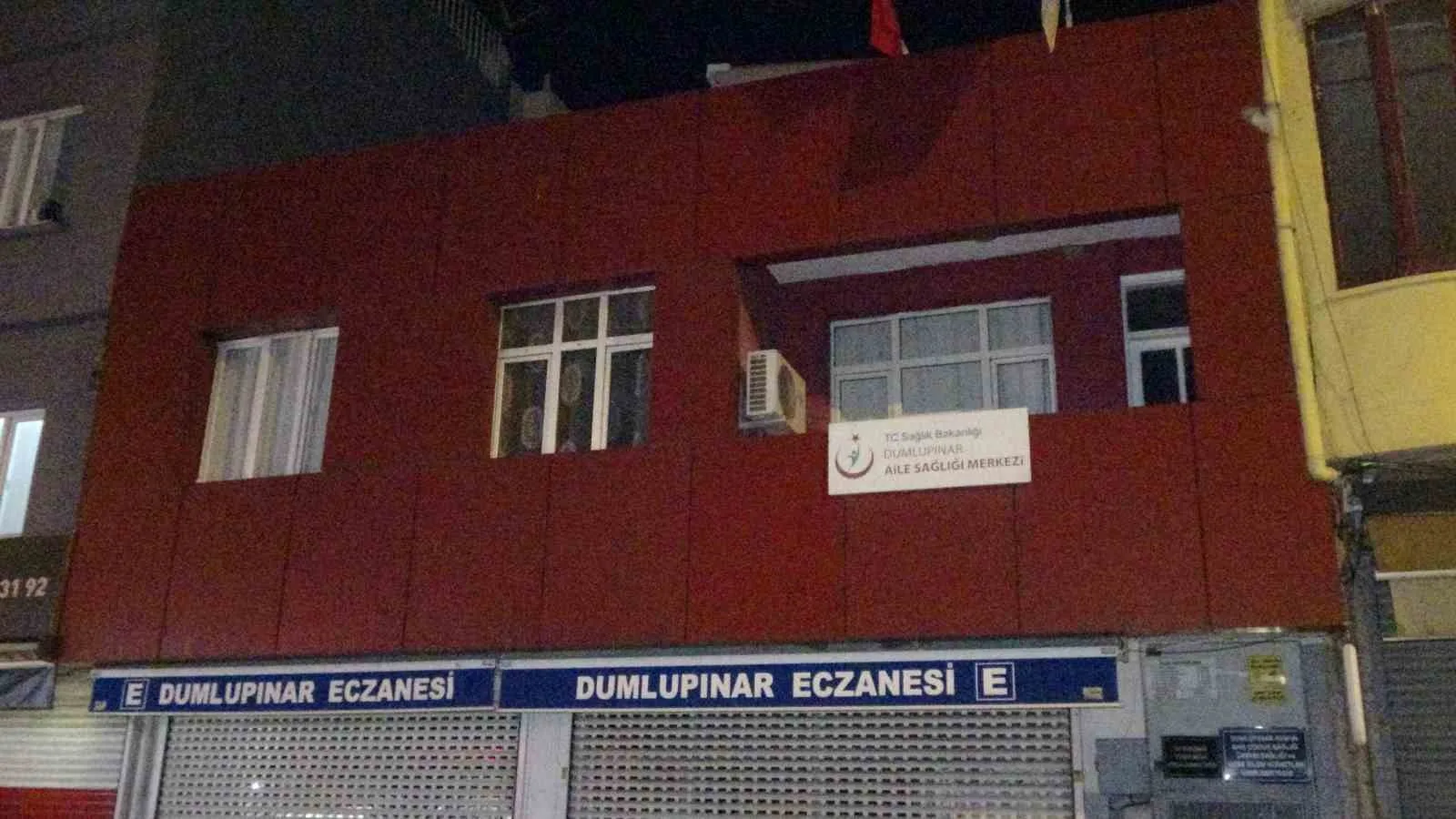 Kendisini muayene eden doktoru “elektrikli çaydanlık” ile dövdü