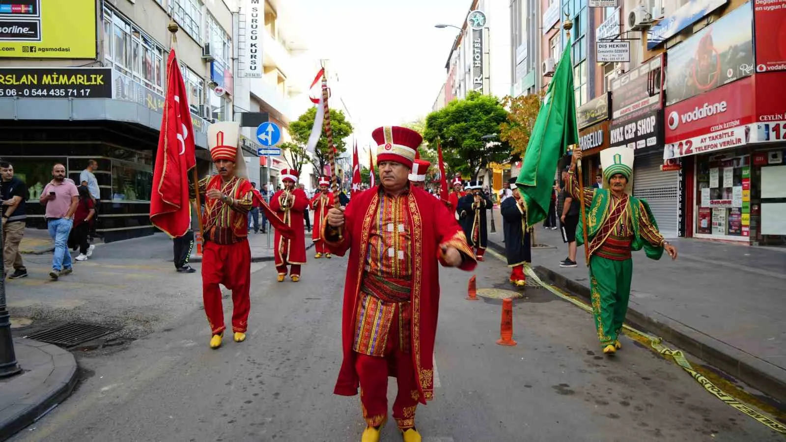 Kırıkkale’de eğitim-öğretim yılı, mehteranlı kortej ve öğrenci gösterileriyle başladı