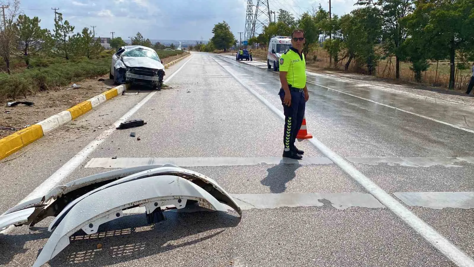 Konya’da kontrolden çıkan otomobil takla attı: 3 yaralı