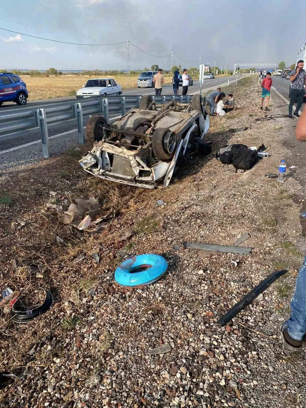 Konya’da otomobil refüje devrildi: 5 yaralı