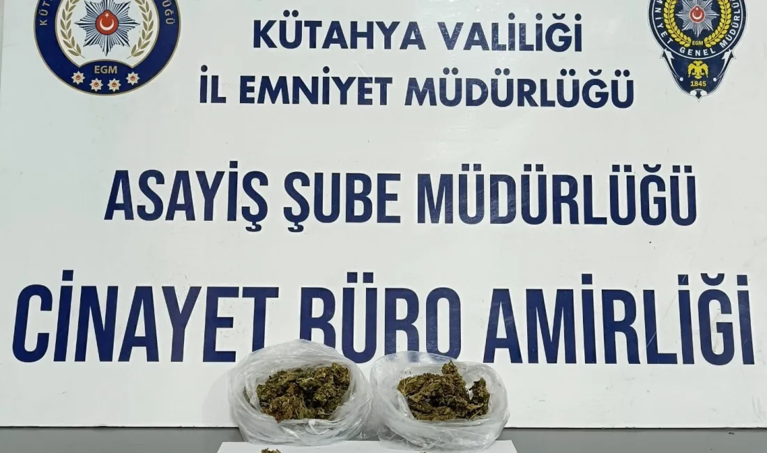 KÜTAHYA’DA UYUŞTURUCU BULUNAN ARAÇTAKİ