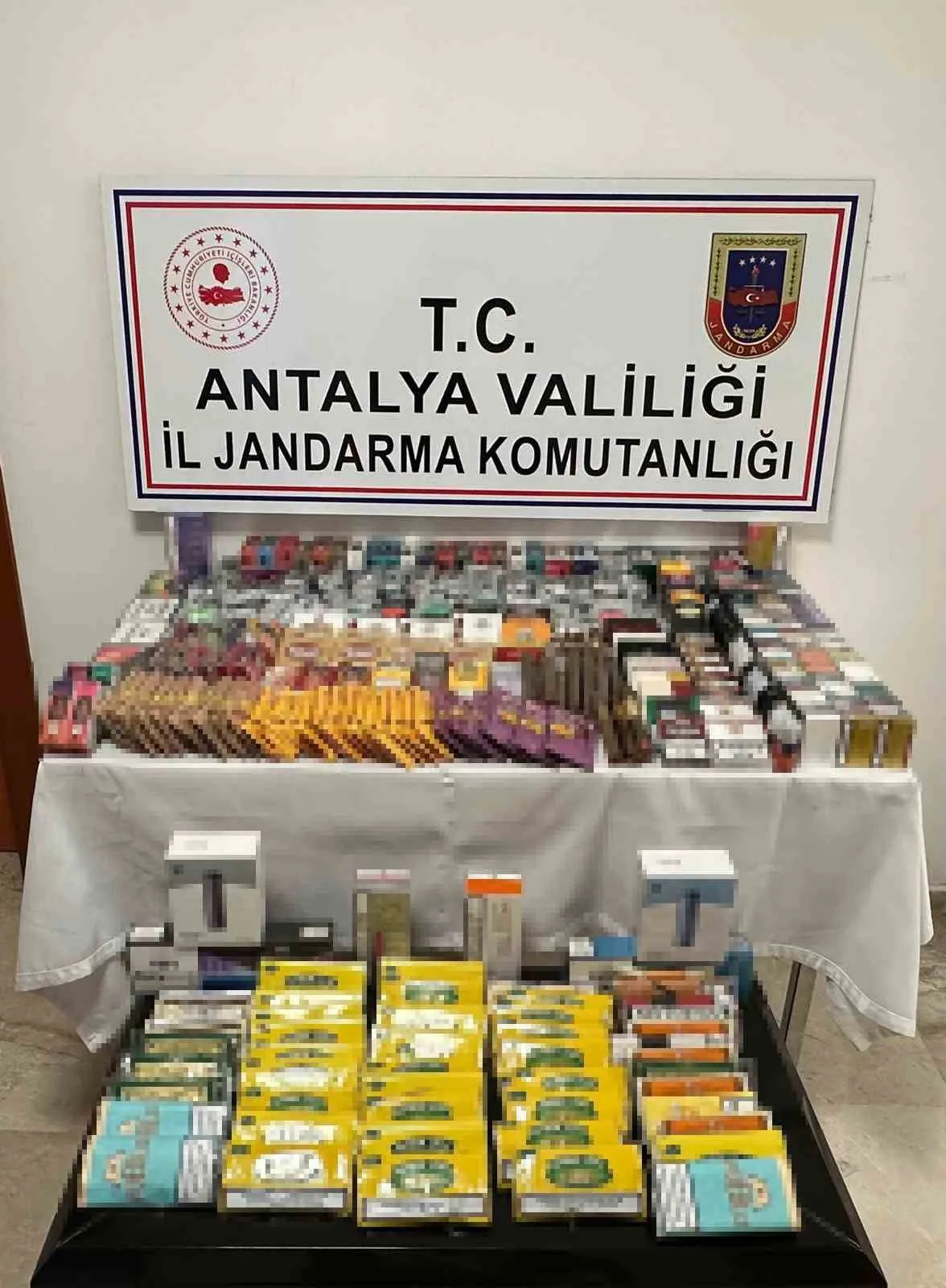 Manavgat’ta kaçak tütün ve sigara operasyonu