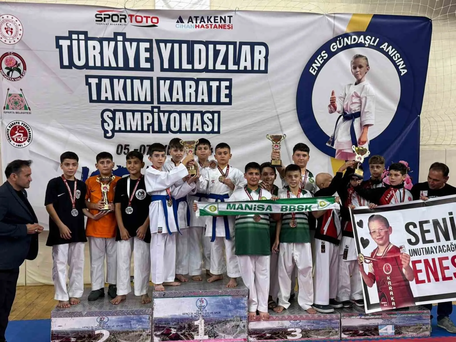 Manisa BBSK Karate Takımından bir 3’üncülük iki 5’incilik