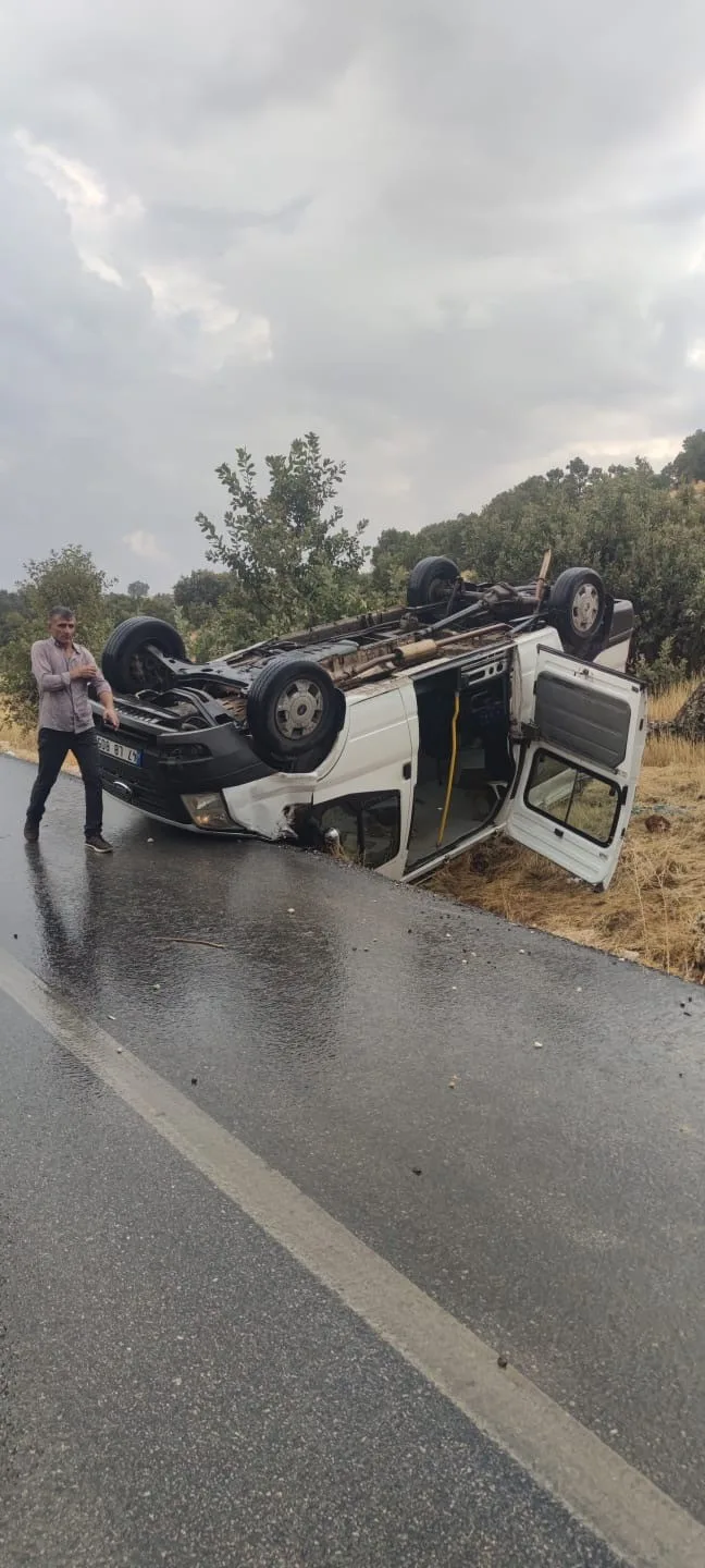 Mardin’de minibüs devrildi: 7 kişi yaralandı