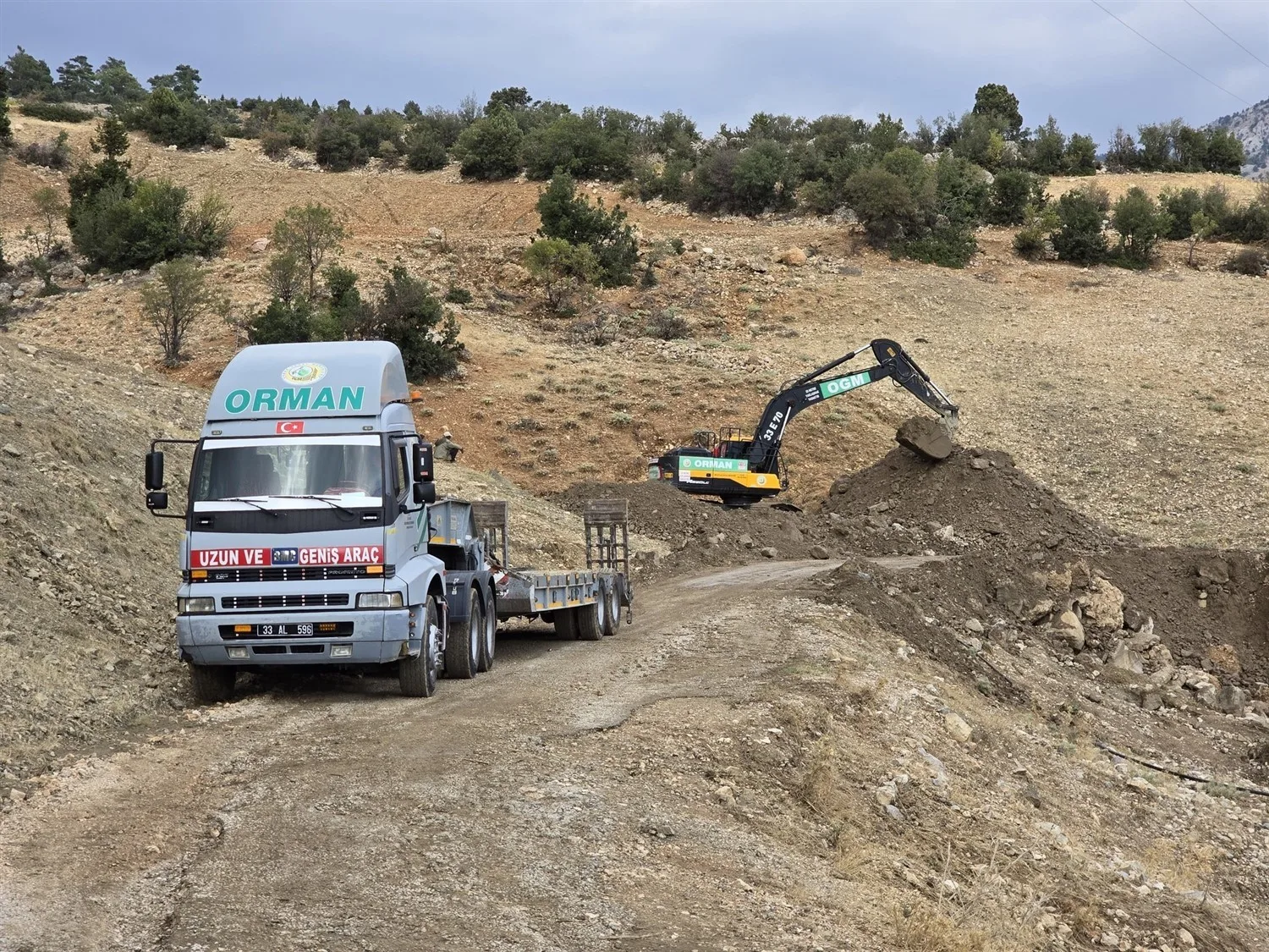 Mersin’de sel nedeniyle kapanan köy yolu ulaşıma açıldı