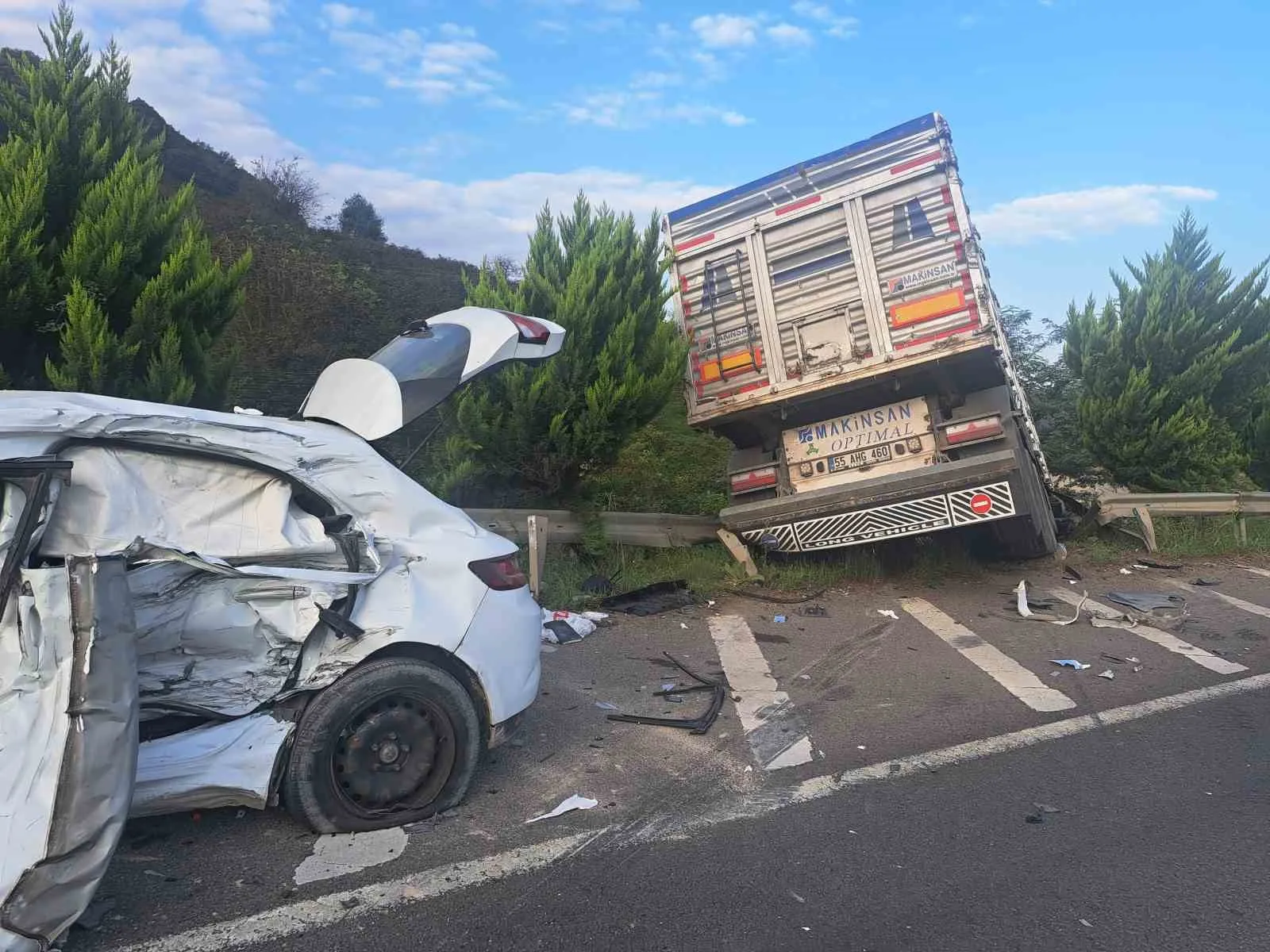 Ordu’da tünel çıkışı zincirleme kaza: 1’i ağır 5 yaralı