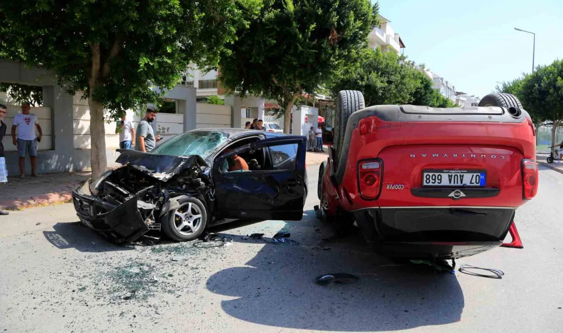 ANTALYA’DA 3 ARACIN KARIŞTIĞI