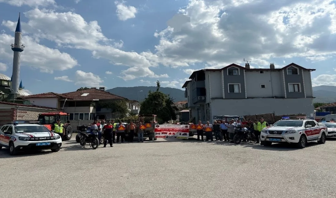 DÜZCE'DE JANDARMA EKİPLERİ TRAKTÖR