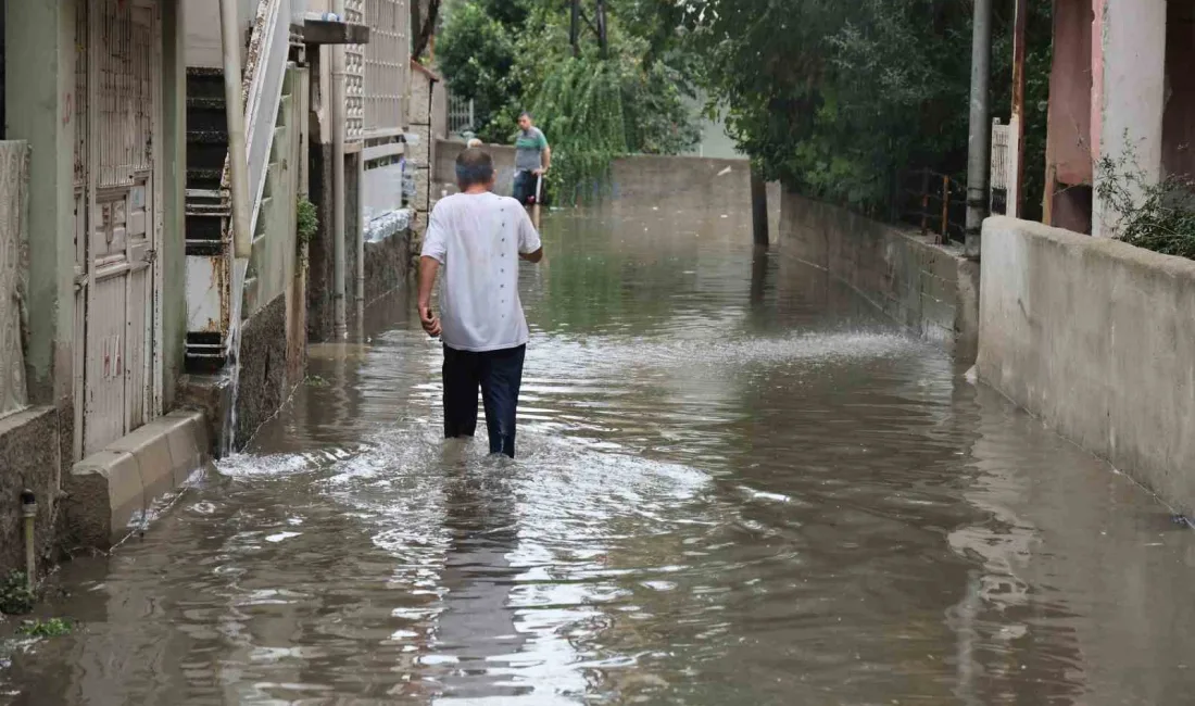 ADANA’DA ŞİDDETLİ YAĞIŞ NEDENİYLE