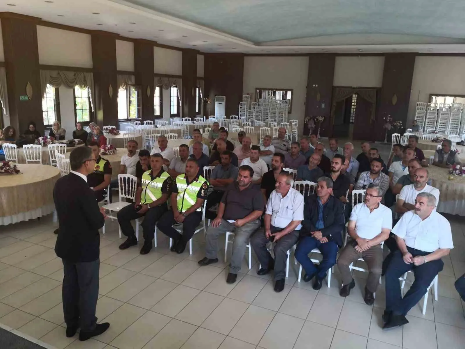 Safranbolu’da “Okul Servis Araçları ile Güvenli Taşıma” Toplantısı