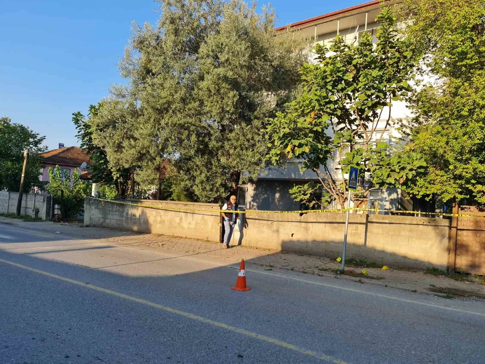 Sakarya’da silahlı saldırıya uğrayan adam ağır yaralandı