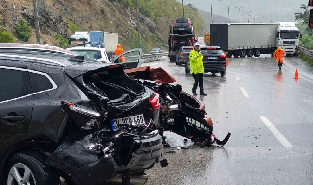 SAMSUN'DA 7 ARACIN KARIŞTIĞI