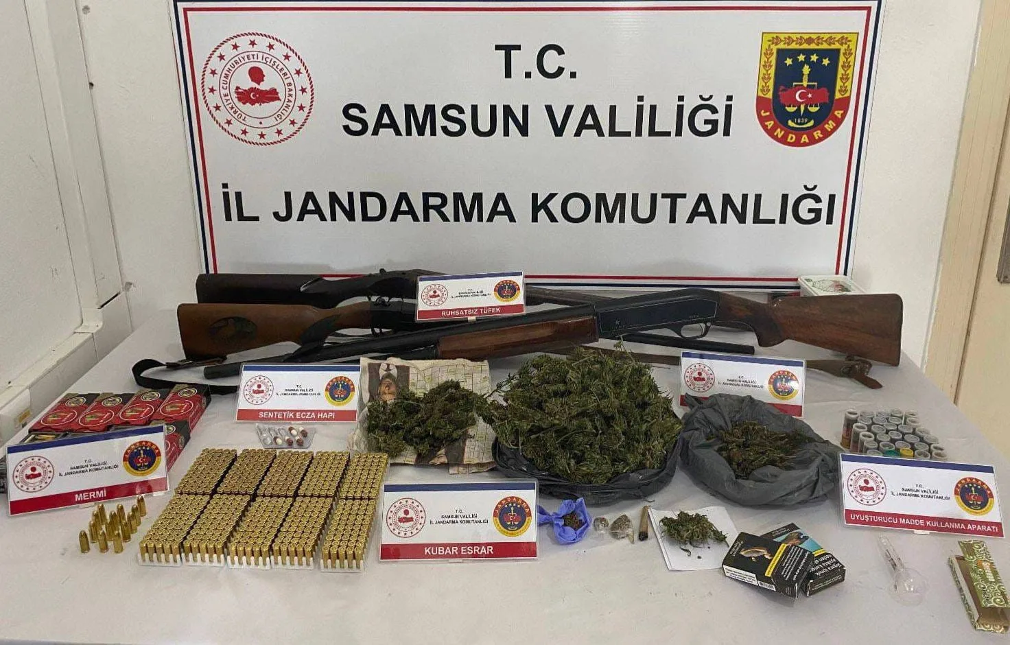 Samsun’da jandarma uyuşturucu ve silah ele geçirdi