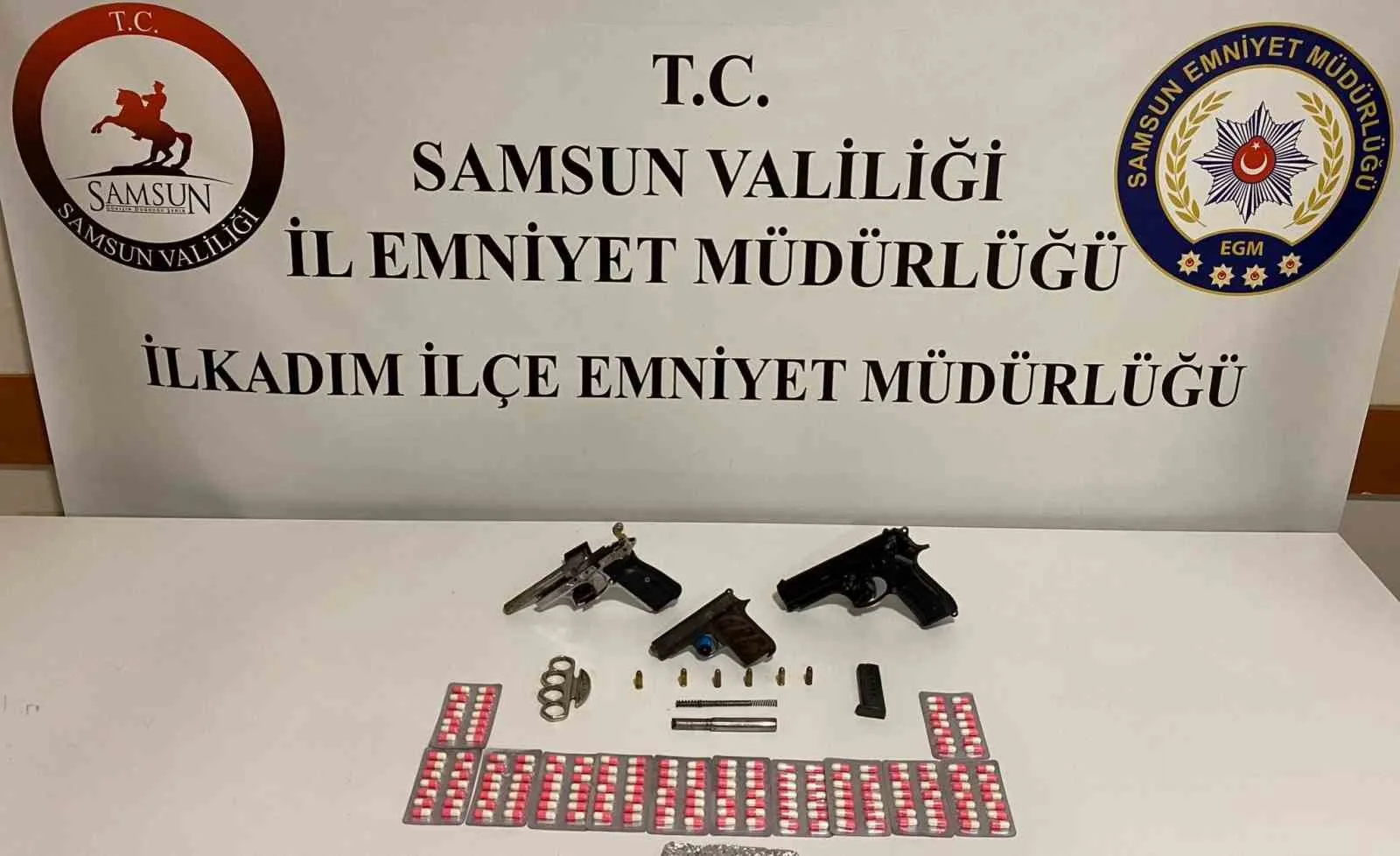 Samsun’da polis tarafından silah ve uyuşturucu ele geçirildi