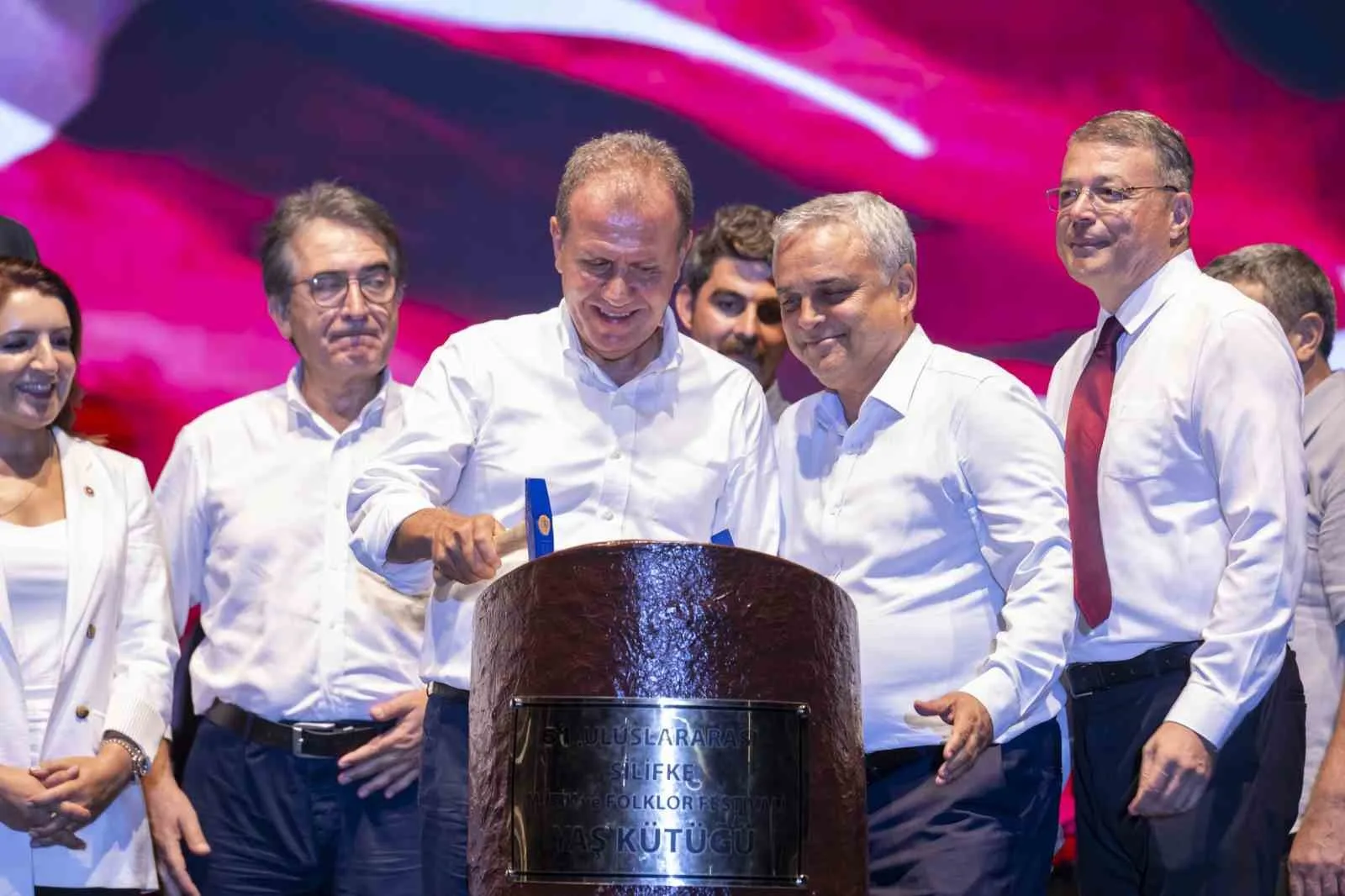 Seçer, ’51. Uluslararası Silifke Müzik ve Folklor Festivali’ne katıldı