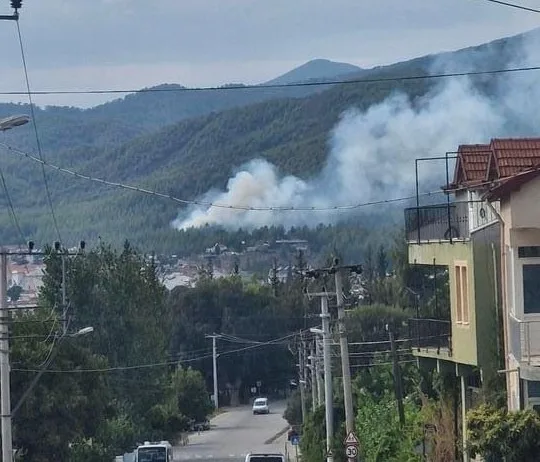 Seydikemer’deki yıldırım kaynaklı orman yangını kontrol altına alındı