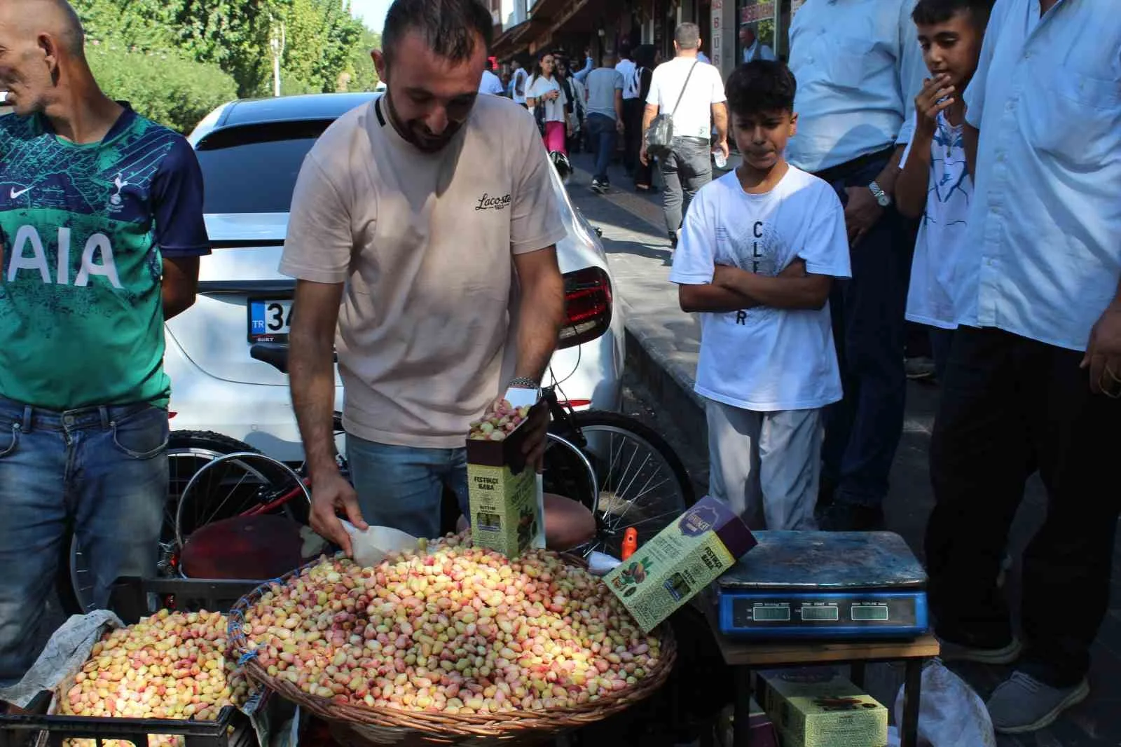 Siirt’in yeşil altını tezgahtaki yerini aldı