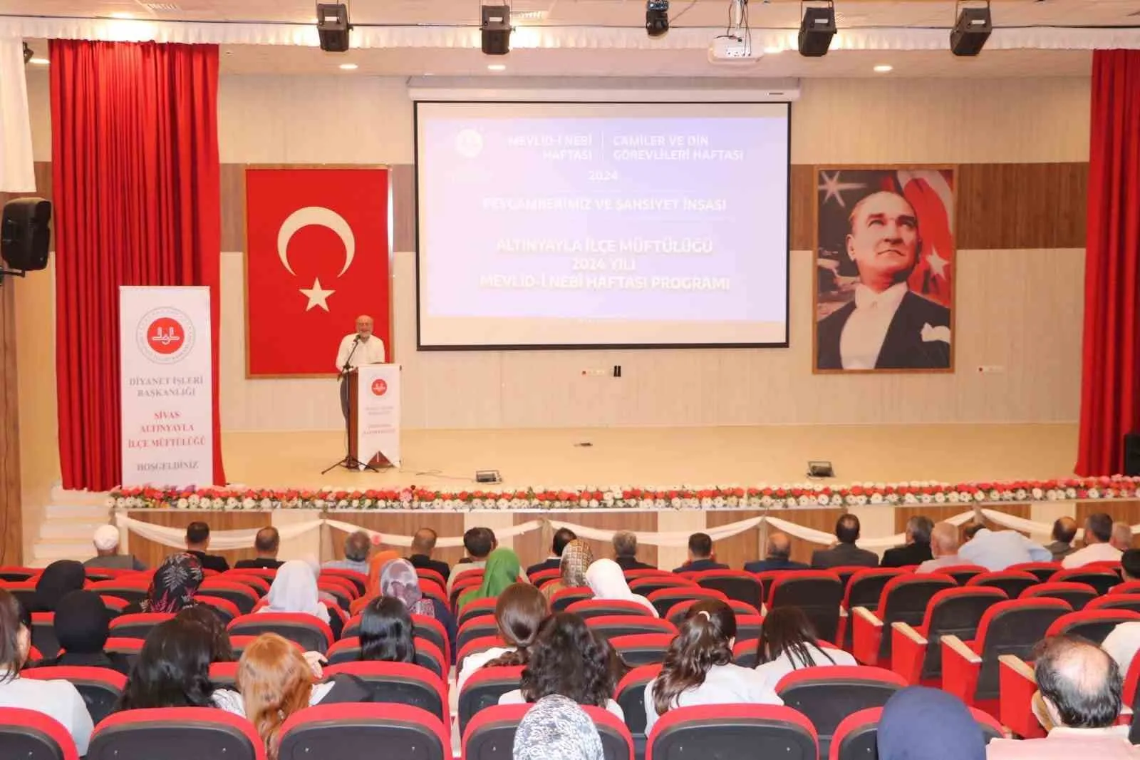 Sivas’ta ’Peygamberimiz ve Şahsiyet İnşası’ konferansı düzenlendi