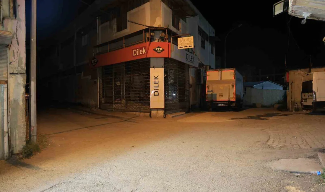 ADANA’DA GECE MOTOSİKLETLİ İKİ