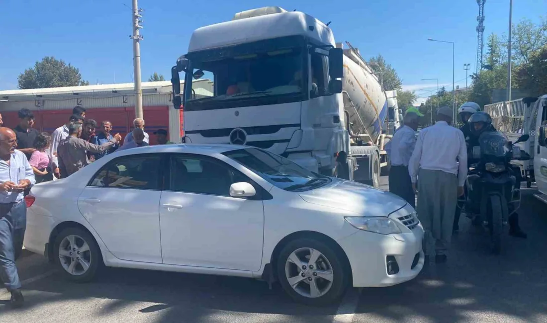 ADIYAMAN’DA, ÇİMENTO TANKERİYLE ÇARPIŞAN