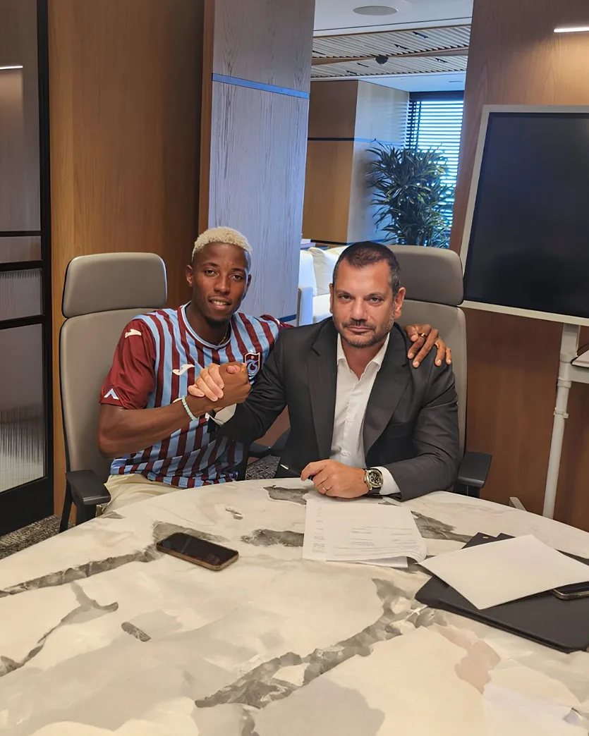 Trabzonspor, Simon Banza’ya imzayı attırdı